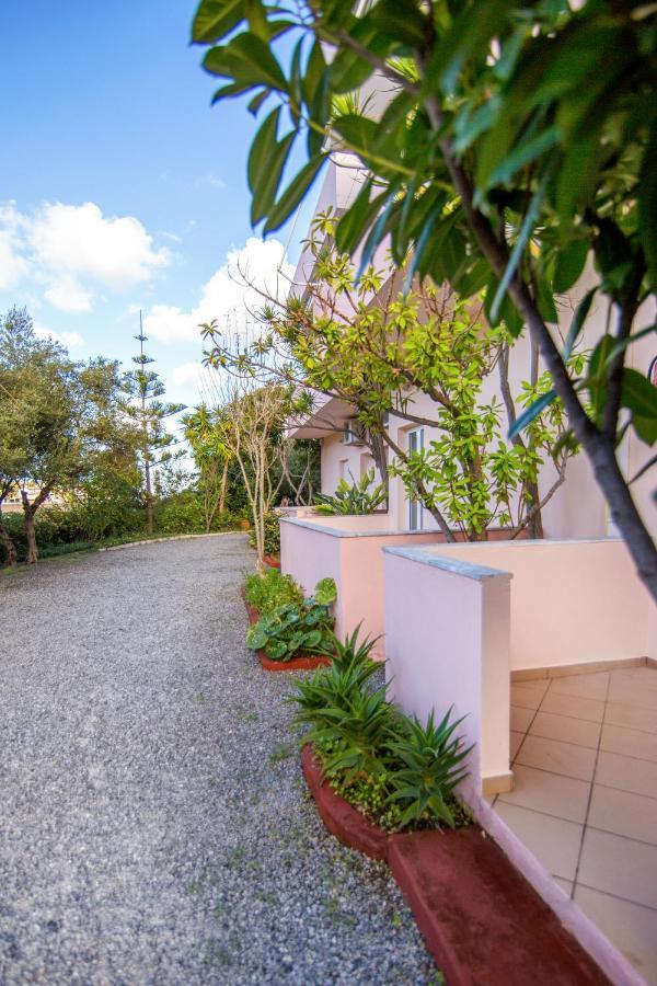 Aphrodite Studios & Apartment Bali  エクステリア 写真