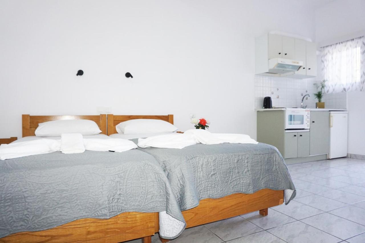 Aphrodite Studios & Apartment Bali  エクステリア 写真